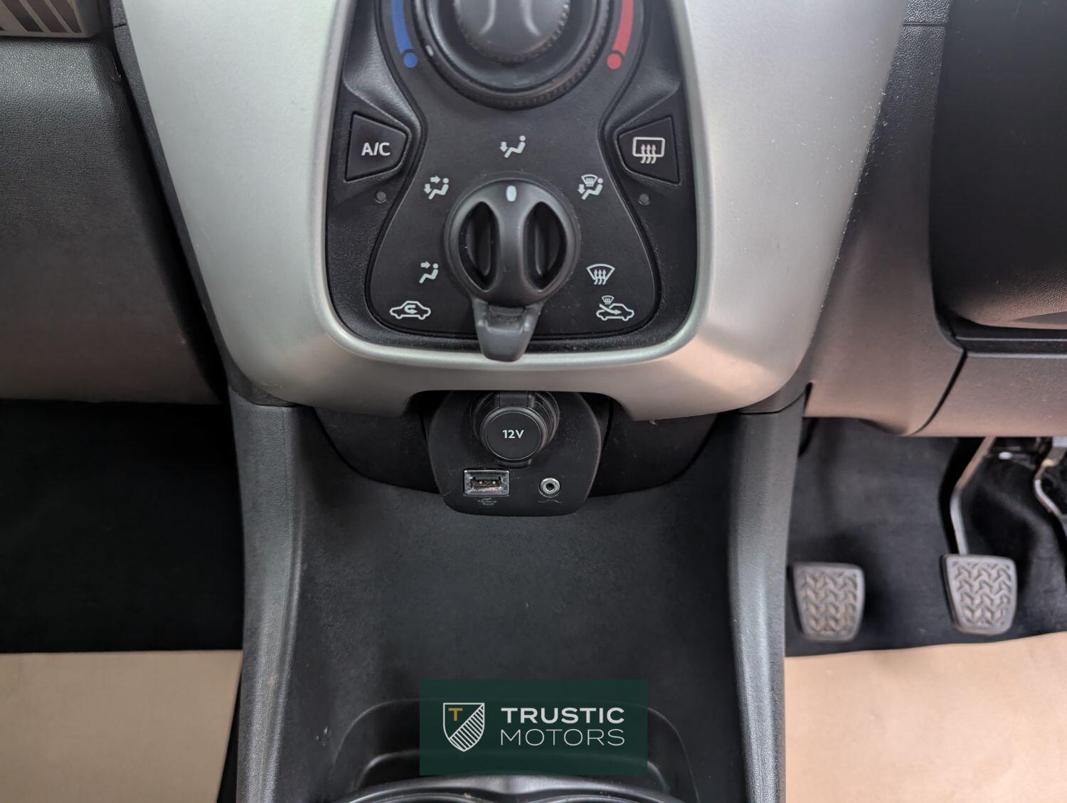 Used Peugeot 108 2014 for sale - 76687413: Photo 25