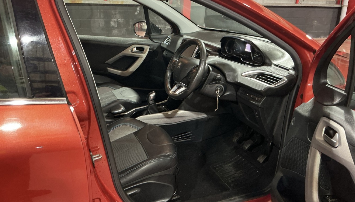 Used Peugeot 2008 2015 for sale - 77093938: Photo 8