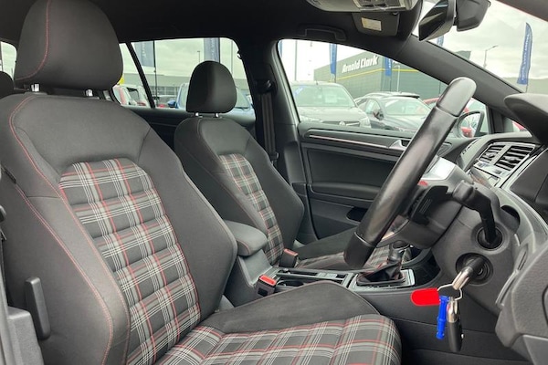Used Volkswagen Golf 2017 for sale - 76308823: Photo 17