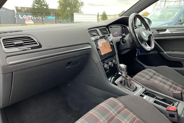 Used Volkswagen Golf 2017 for sale - 76308823: Photo 18