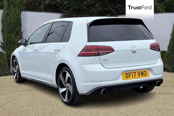 Used Volkswagen Golf 2017 for sale - 76308823: Photo 2