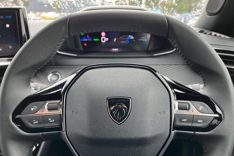 Used Peugeot E-2008 2024 for sale - 76131458: Photo 12