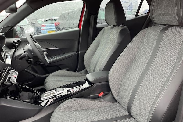 Used Peugeot E-2008 2024 for sale - 76131458: Photo 19