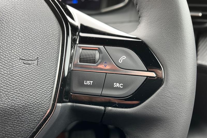 Used Peugeot E-2008 2024 for sale - 76131458: Photo 35