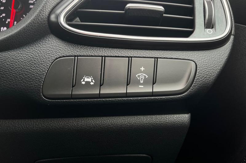 Used Hyundai i30 2017 for sale - 76767108: Photo 36