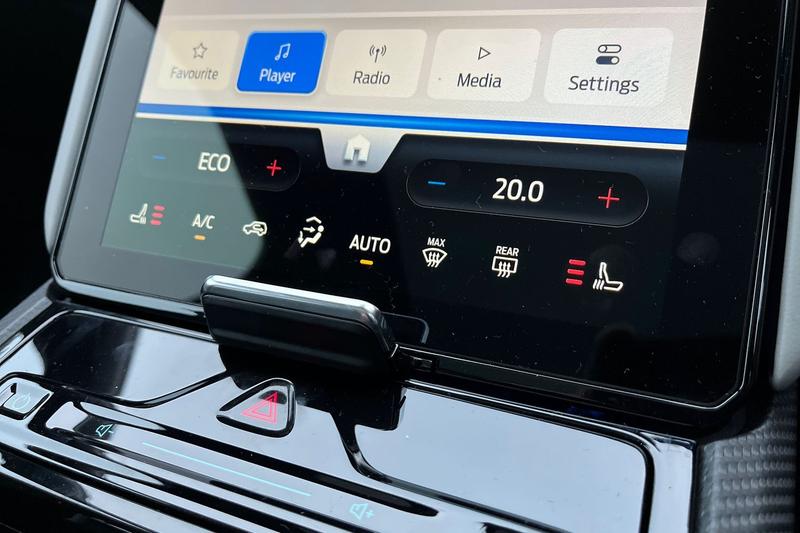 Used Ford Explorer 2024 for sale - 76641132: Photo 30