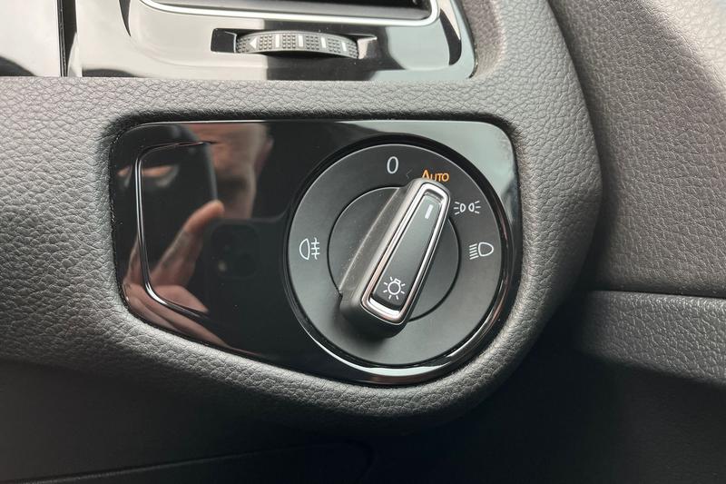 Used Volkswagen Golf 2019 for sale - 76123793: Photo 36
