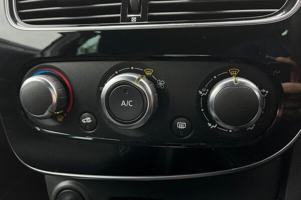 Used Renault Clio 2019 for sale - 76290294: Photo 29