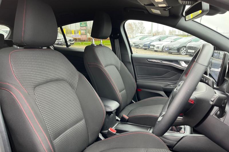 Used Ford Focus 2023 for sale - 78001305: Photo 17