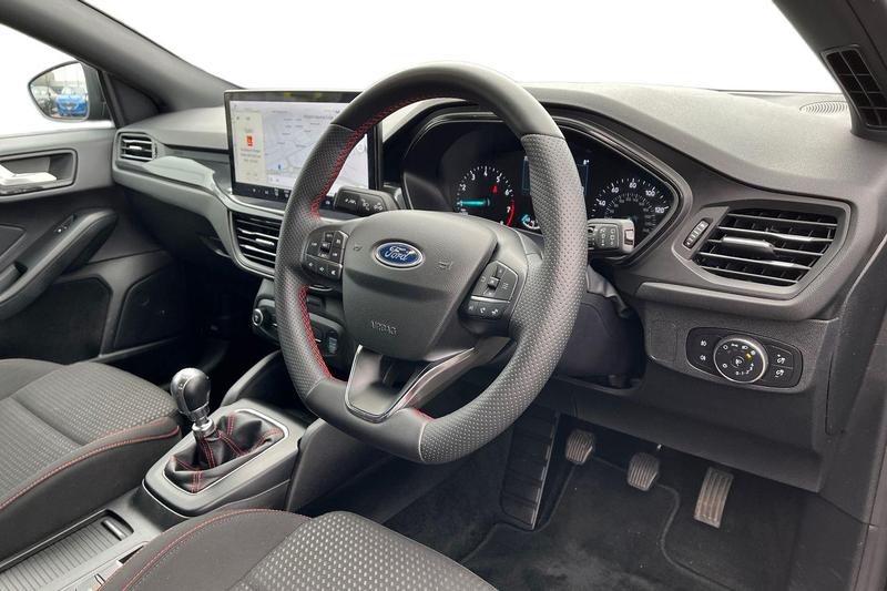 Used Ford Focus 2023 for sale - 78001305: Photo 9