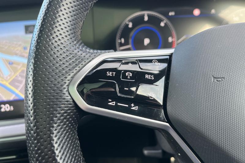 Used Volkswagen Touareg 2021 for sale - 76895337: Photo 35