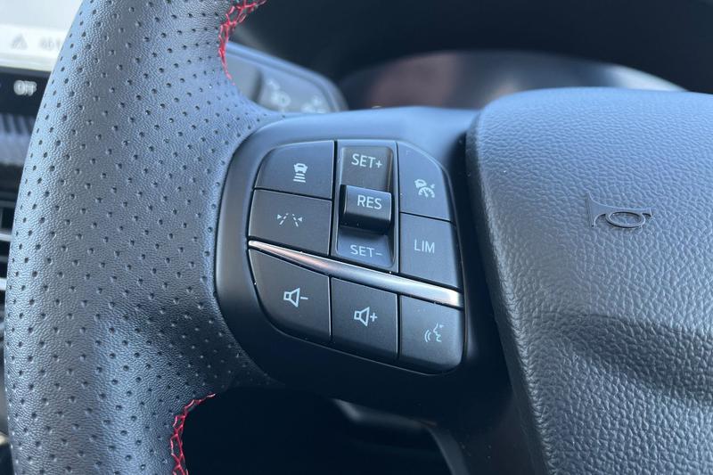 Used Ford Kuga 2025 for sale - 76647132: Photo 34