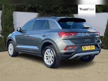 Used Volkswagen T-Roc 2025 for sale - 79742700: Photo