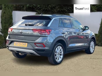Used Volkswagen T-Roc 2025 for sale - 79742700: Photo
