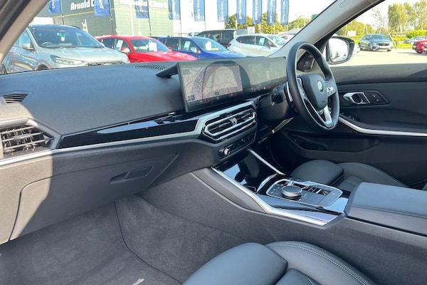 Used BMW 3 Series 2024 for sale - 75575152: Photo 18