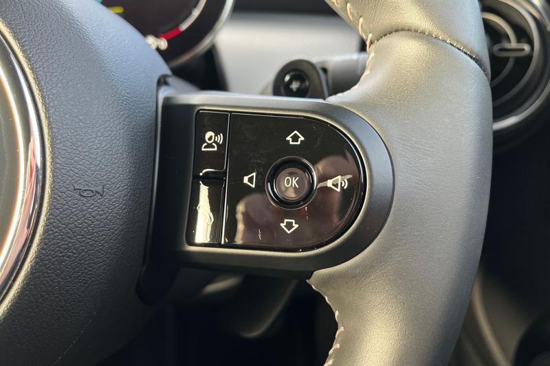 Used MINI Convertible 2024 for sale - 76830321: Photo 35