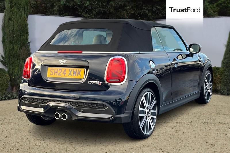 Used MINI Convertible 2024 for sale - 76830321: Photo 4