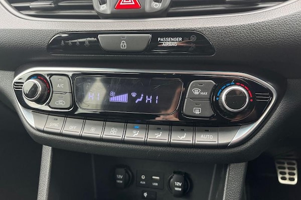 Used Hyundai i30 2017 for sale - 76277132: Photo 31