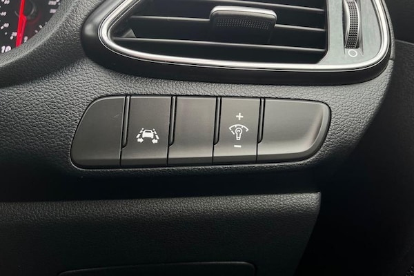 Used Hyundai i30 2017 for sale - 76277132: Photo 36