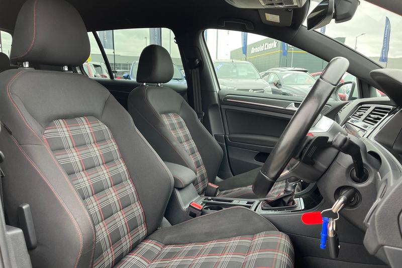 Used Volkswagen Golf 2017 for sale - 76887958: Photo 17