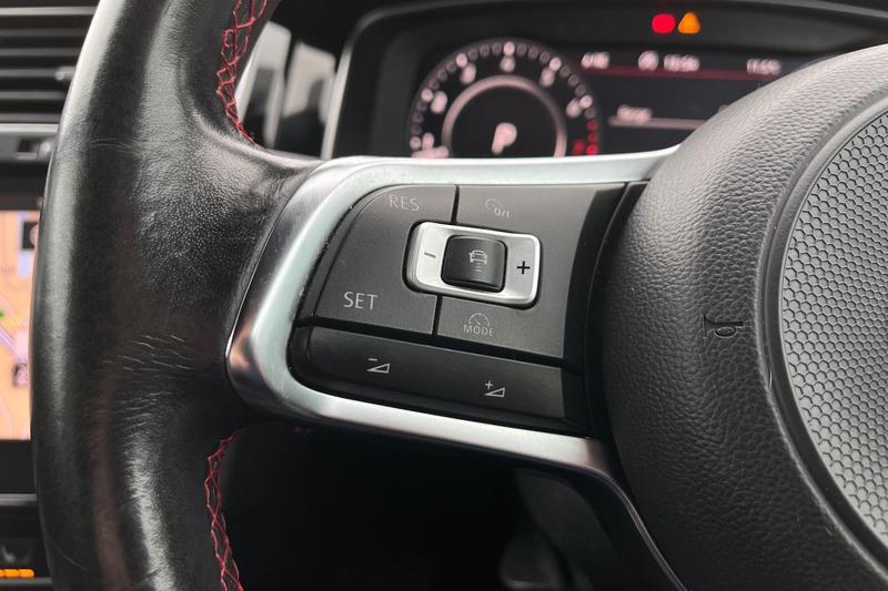 Used Volkswagen Golf 2017 for sale - 76887958: Photo 34