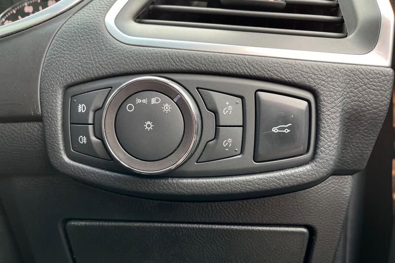 Used Ford Edge 2018 for sale - 76738937: Photo 37