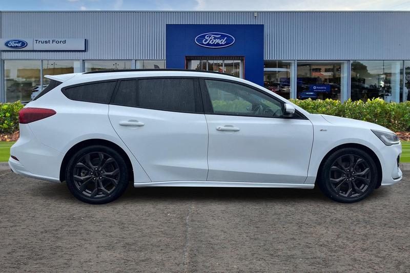 Used Ford Focus 2023 for sale - 78133844: Photo 3