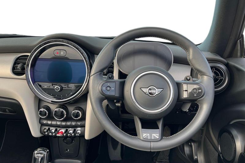 Used MINI Convertible 2024 for sale - 76767070: Photo 11