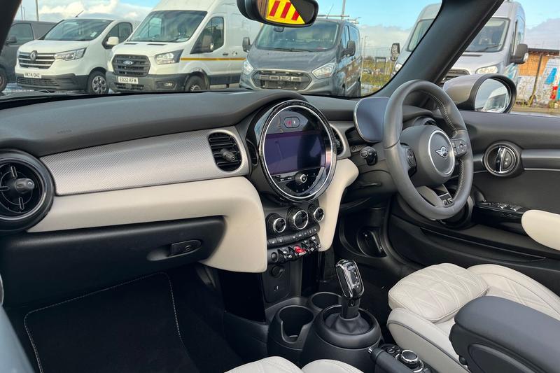 Used MINI Convertible 2024 for sale - 76767070: Photo 18