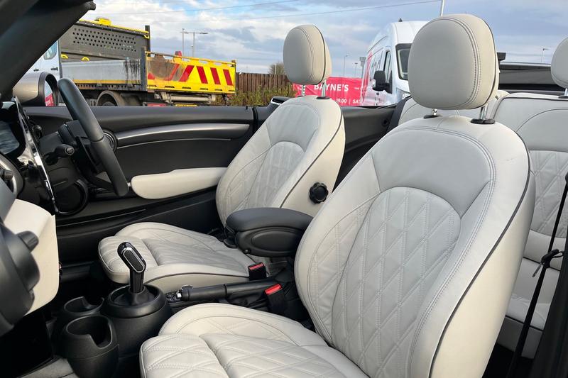 Used MINI Convertible 2024 for sale - 76767070: Photo 19