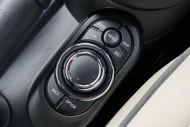 Used MINI Convertible 2024 for sale - 76767070: Photo 33