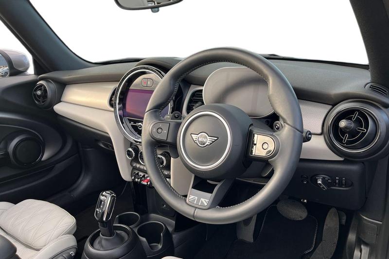 Used MINI Convertible 2024 for sale - 76767070: Photo 9