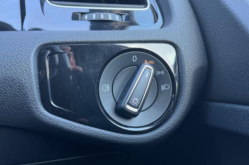 Used Volkswagen Golf 2019 for sale - 76036168: Photo 37