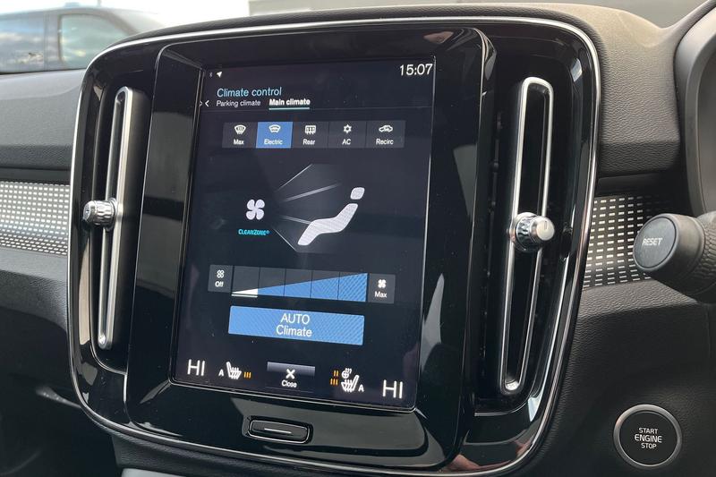 Used Volvo XC40 for sale - 77176434: Photo 29