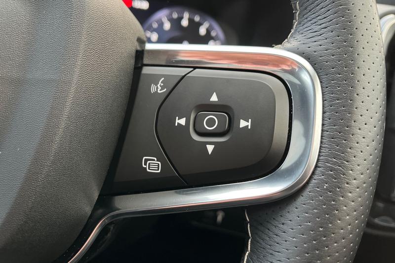 Used Volvo XC40 for sale - 77176434: Photo 34