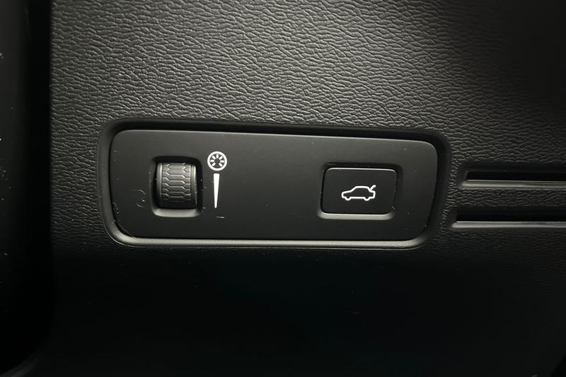 Used Volvo XC40 for sale - 77176434: Photo 35