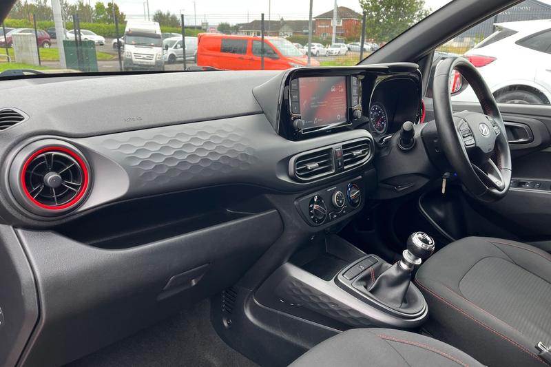 Used Hyundai i10 2021 for sale - 76117628: Photo 18