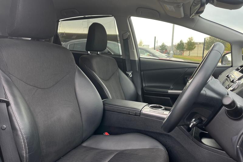Used Toyota Prius+ 2020 for sale - 76382047: Photo 17
