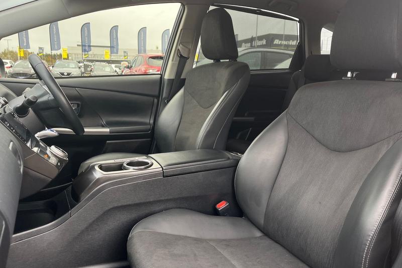Used Toyota Prius+ 2020 for sale - 76382047: Photo 19