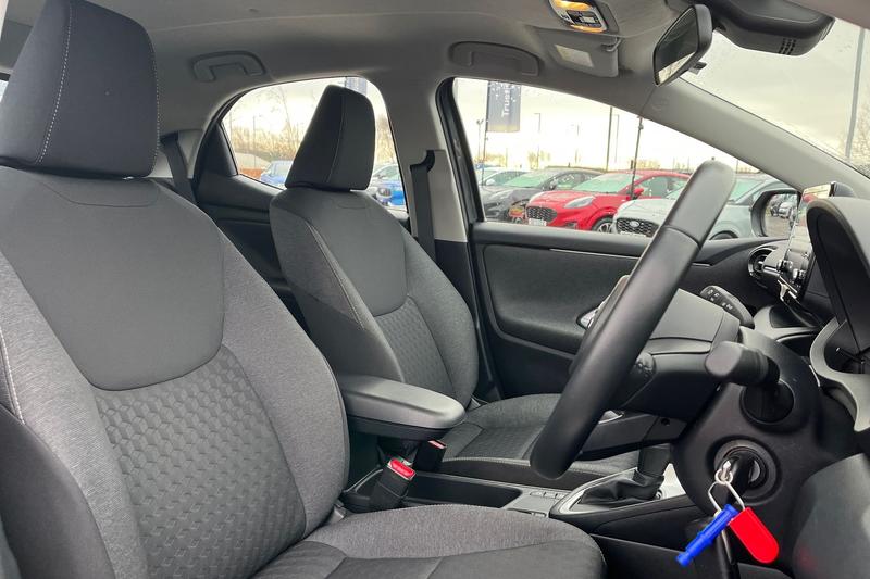 Used Toyota Yaris 2022 for sale - 77138188: Photo 17