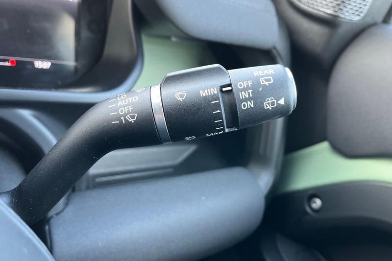 Used Land Rover Defender 2023 for sale - 77834318: Photo 15