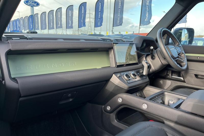 Used Land Rover Defender 2023 for sale - 77834318: Photo 18