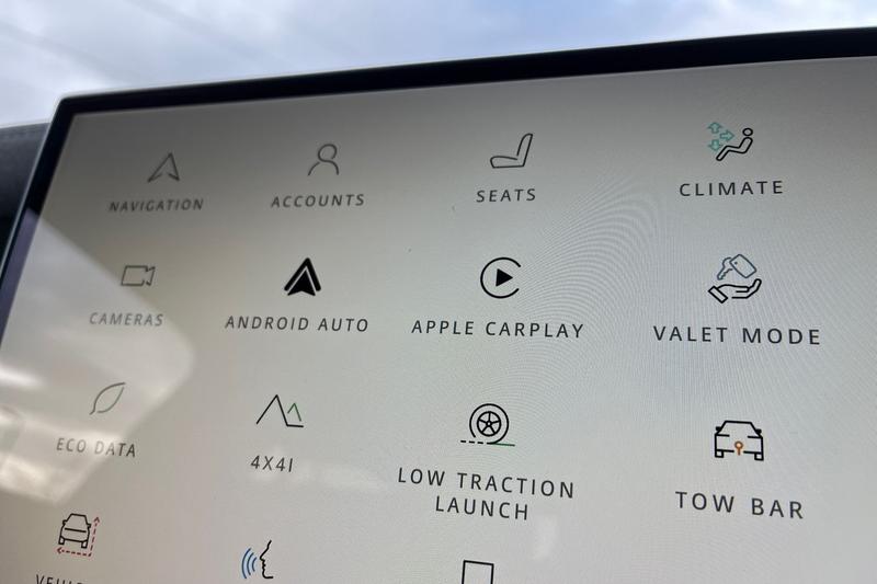 Used Land Rover Defender 2023 for sale - 77834318: Photo 27