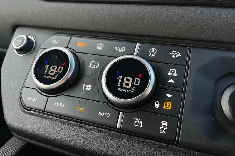 Used Land Rover Defender 2023 for sale - 77834318: Photo 29