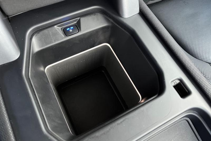 Used Land Rover Defender 2023 for sale - 77834318: Photo 31