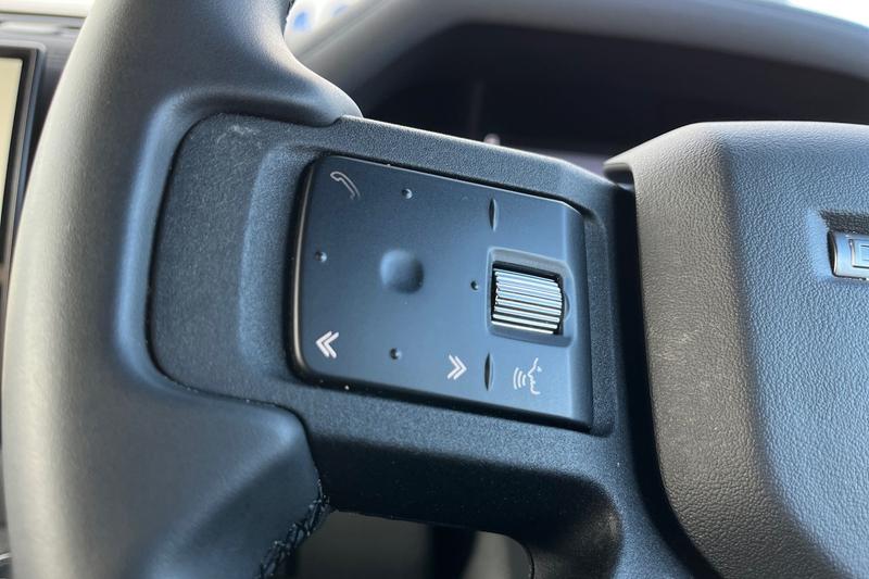 Used Land Rover Defender 2023 for sale - 77834318: Photo 32