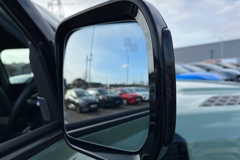 Used Land Rover Defender 2023 for sale - 77834318: Photo 36