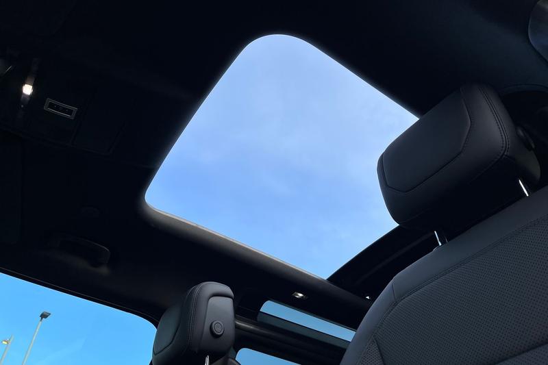 Used Land Rover Defender 2023 for sale - 77834318: Photo 40