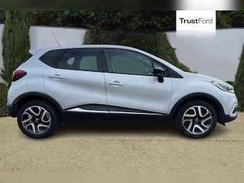 Used Renault Captur 2018 for sale - 77036840: Photo