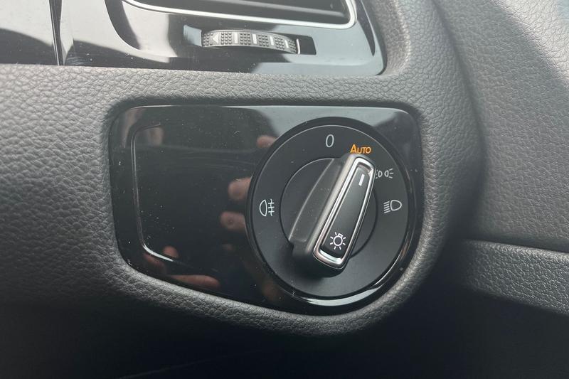Used Volkswagen Golf 2019 for sale - 76170475: Photo 36